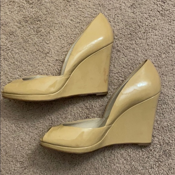 Michael Kors nude wedge heels - Picture 4 of 6